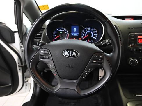 Used 2015 Kia Forte EX FWD image 4