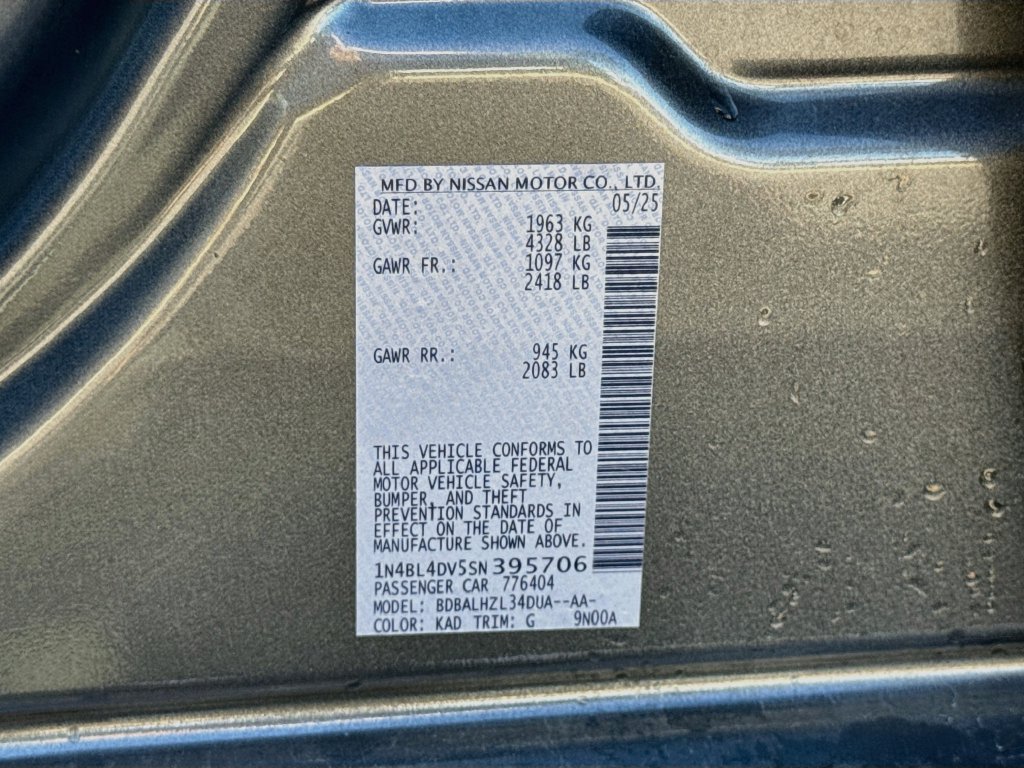 Used 2025 Nissan Altima 2.5 SV FWD image 32