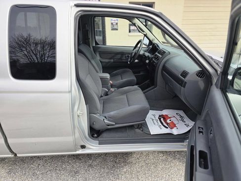 Used 2004 Nissan Frontier XE w/ (VTP) Value Truck Pkg image 17