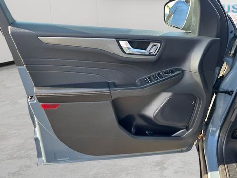 Used 2023 Ford Escape SE FWD image 9