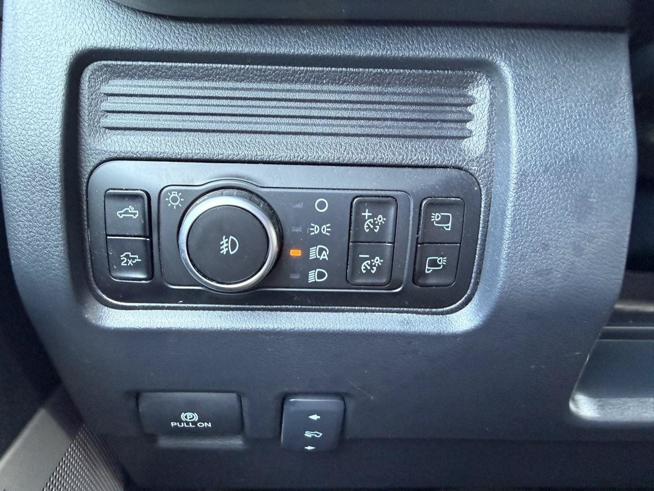 Used 2025 Ford F250 Lariat AWD/4WD image 29