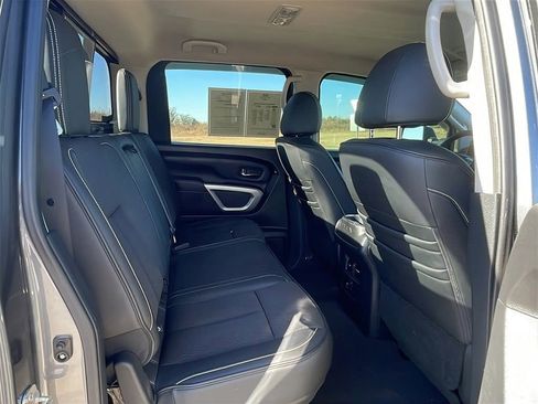 Used 2018 Nissan Titan PRO-4X image 13