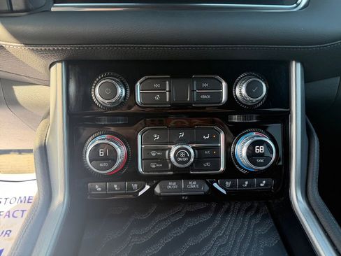 Used 2023 GMC Yukon XL Denali image 36