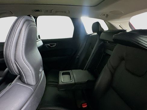 Used 2020 Volvo XC60 T5 Momentum w/ Protection Package Premier FWD image 28