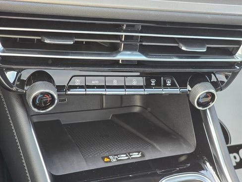 New 2026 Chevrolet Traverse LT w/ Sun and Wheel Package image 16