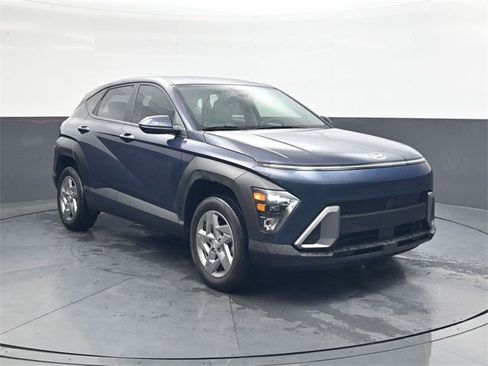 Used 2024 Hyundai Kona SE image 2