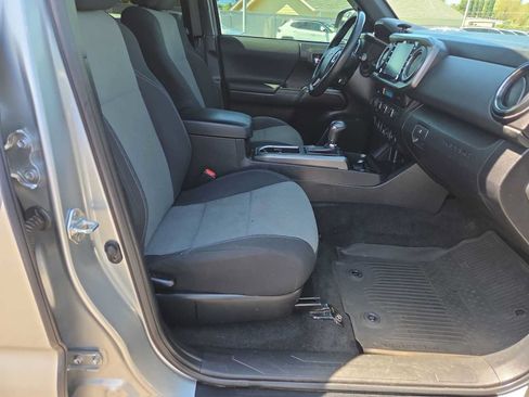 Used 2023 Toyota Tacoma TRD Off-Road w/ Advanced Technology Package AWD/4WD image 22
