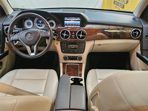 Used 2014 Mercedes-Benz GLK 350 4MATIC image 17