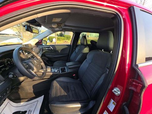 Used 2023 Mitsubishi Outlander SE image 8