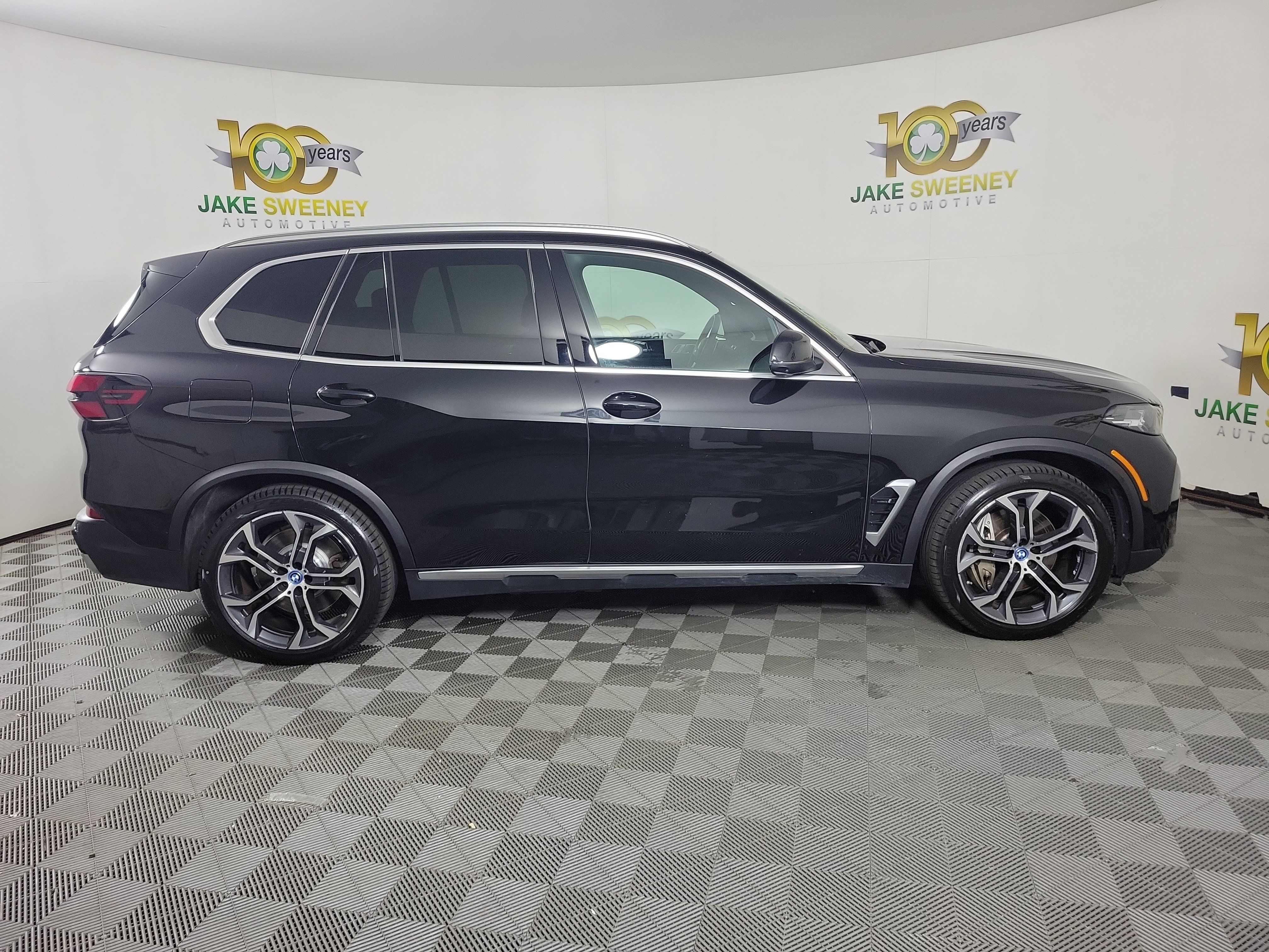 Certified 2024 BMW X5 xDrive50e w/ Climate Comfort Package AWD/4WD image 8