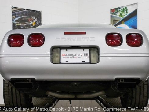 Used 1996 Chevrolet Corvette Coupe RWD image 21