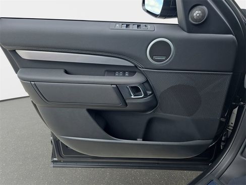 New 2026 Land Rover Discovery Limited Edition image 29