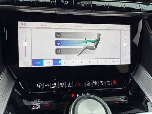 Used 2023 Jeep Grand Wagoneer Series III image 17