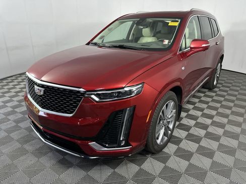 Used 2025 Cadillac XT6 Premium Luxury w/ Technology Package AWD/4WD image 4