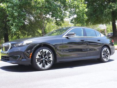 New 2025 BMW 530i xDrive w/ Premium Package
