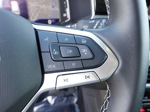 Certified 2025 Volkswagen Taos SEL image 14