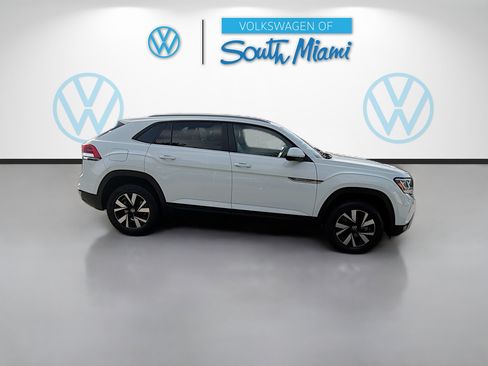 Used 2022 Volkswagen Atlas Cross Sport SE FWD image 8