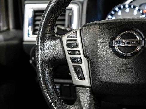 Used 2021 Nissan Titan SV w/ SV Convenience Package AWD/4WD image 17