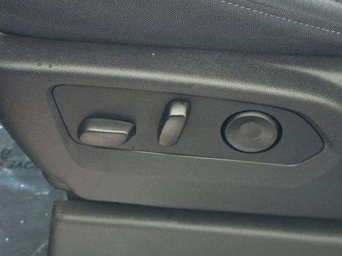 New 2026 GMC Sierra 1500 Elevation image 7