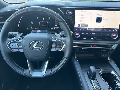 Used 2025 Lexus RX 350h 350h Premium w/ Convenience Package image 18