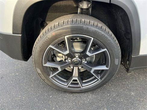 New 2026 Jeep Cherokee Overland image 11