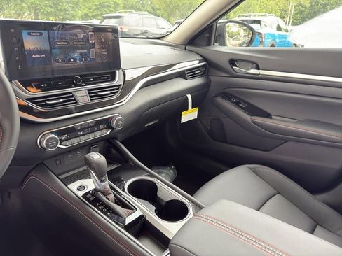 New 2025 Nissan Altima 2.5 SR w/ SR Premium Package image 22