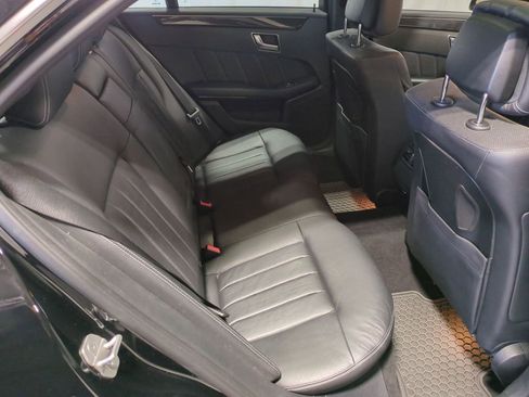 Used 2016 Mercedes-Benz E 400 4MATIC Sedan image 21