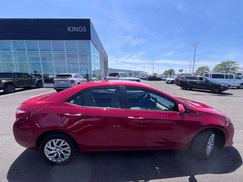 Used 2017 Toyota Corolla LE FWD image 2