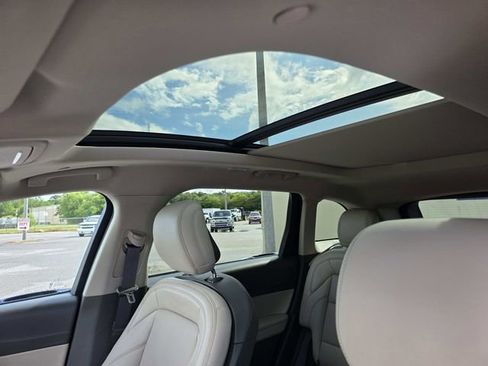 New 2025 Lincoln Nautilus Premier w/ Equipment Group 102A image 9