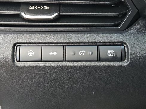 Used 2022 Nissan Altima 2.5 SV w/ SV Premium Package FWD image 17