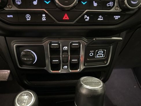 Used 2021 Jeep Gladiator Overland image 29