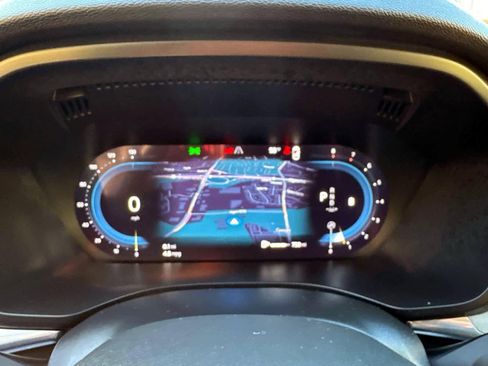 Used 2025 Volvo XC60 B5 Plus image 14