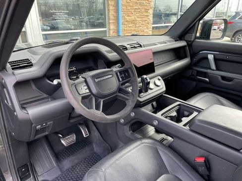 Used 2023 Land Rover Defender 90 V8 AWD/4WD image 2