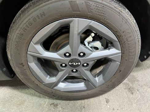 Used 2025 Kia K4 FWD image 36