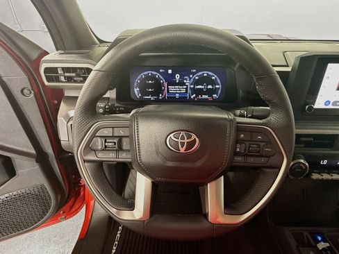 Used 2025 Toyota Tacoma TRD Sport AWD/4WD image 12