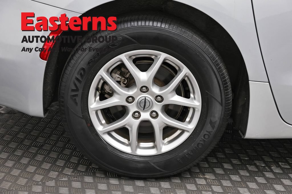 Used 2023 Chrysler Voyager LX FWD image 32