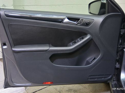 Used 2015 Volkswagen Jetta SE FWD image 11
