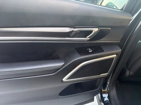 Used 2025 Kia Telluride S FWD image 17