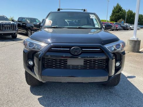 Used 2022 Toyota 4Runner SR5 Premium w/ Moonroof Package RWD image 2