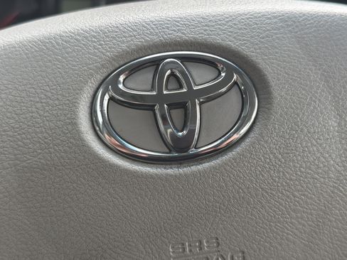 Used 2014 Toyota Sienna L image 53