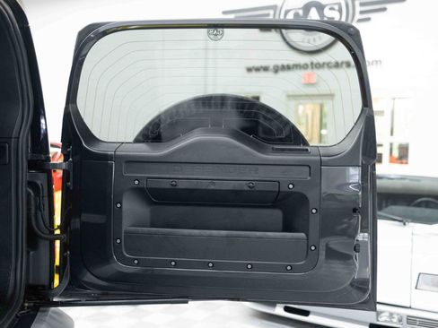 Used 2023 Land Rover Defender 90 SE AWD/4WD image 74