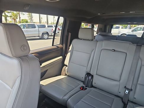 Certified 2024 GMC Yukon XL SLT AWD/4WD image 13