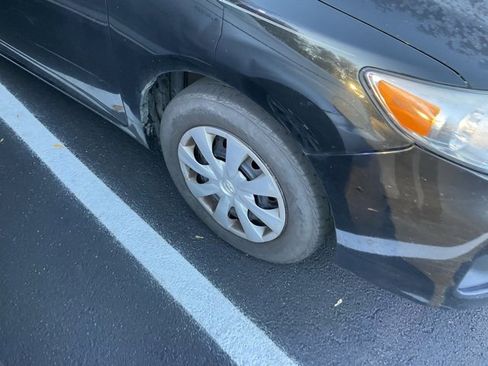 Used 2011 Toyota Corolla image 3