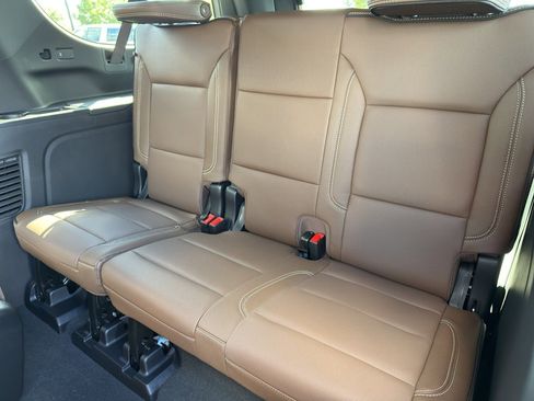 New 2026 Chevrolet Suburban High Country image 27