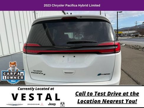 Used 2023 Chrysler Pacifica Limited w/ S Appearance Package FWD image 8