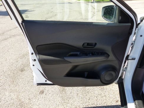 Used 2023 Nissan Kicks S FWD image 18
