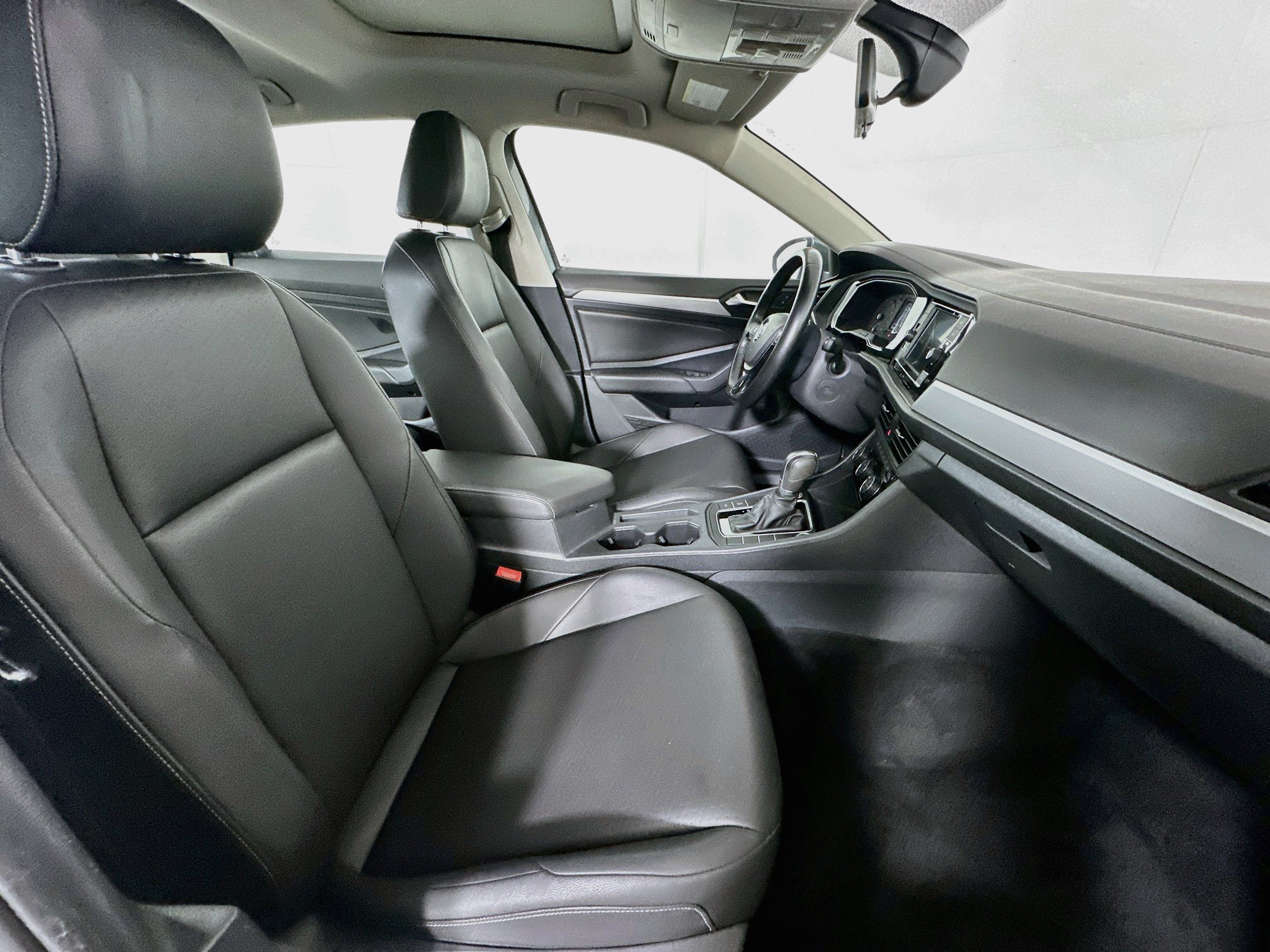 Used 2019 Volkswagen Jetta SE w/ Cold Weather Package FWD image 30