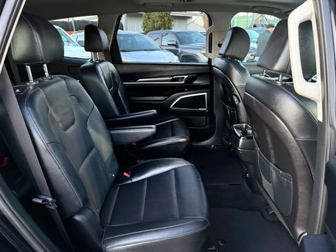 Used 2022 Kia Telluride S image 21