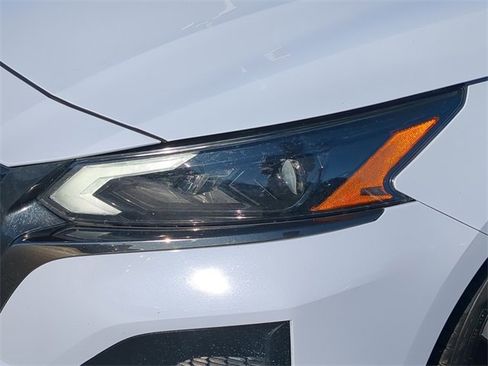 Used 2024 Nissan Altima 2.5 SR image 10