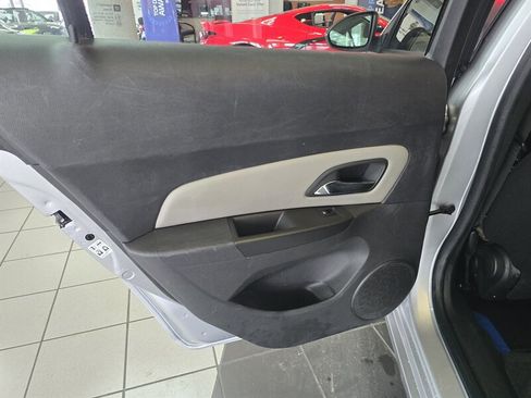 Used 2015 Chevrolet Cruze LS image 11